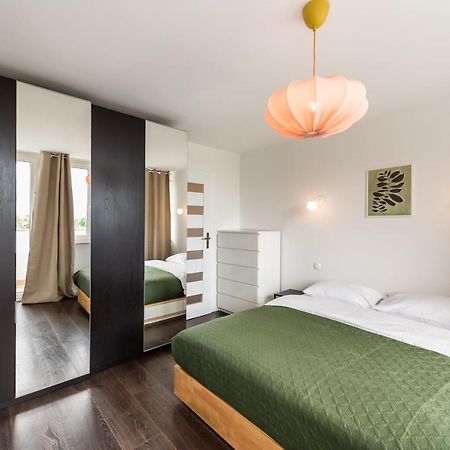 Saska Kepa Green Apartment ワルシャワ エクステリア 写真