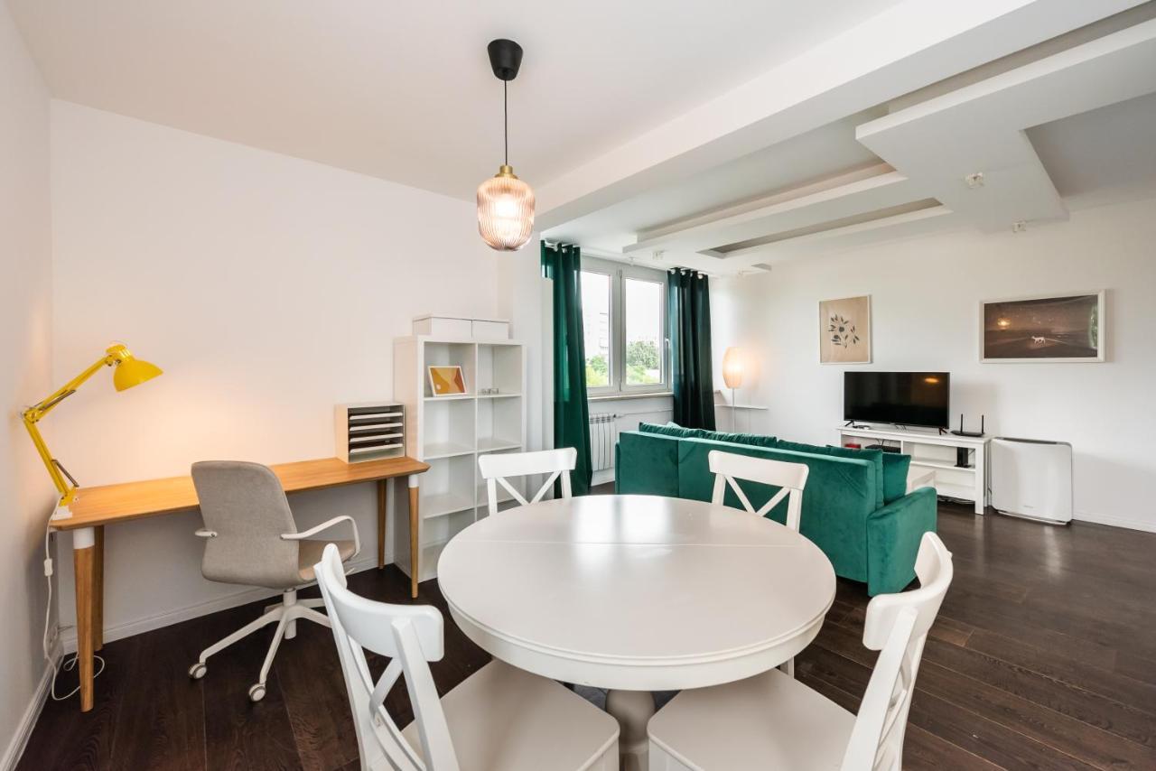 Saska Kepa Green Apartment ワルシャワ エクステリア 写真